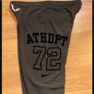 Nike sweatpants size small